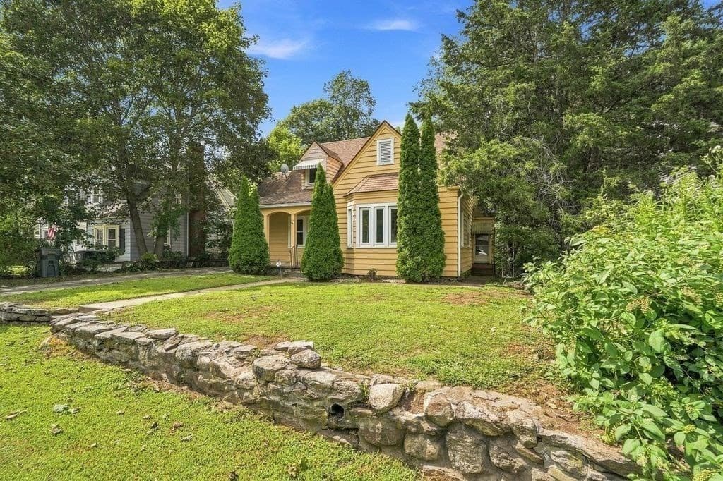 Single Family Residence at 24 Litchfield Avenue, Southbridge MA 01550, Southbridge, photo 2 of 33