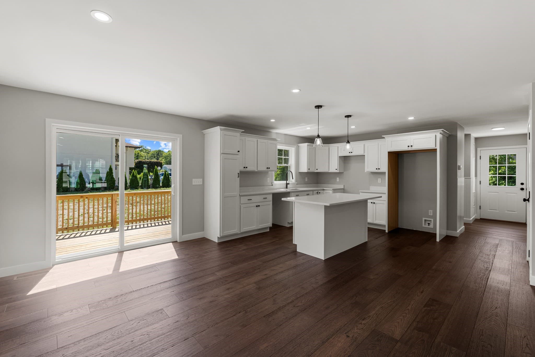 Single Family Residence at 961 Wood St, Fall River MA 02721, Fall River, photo 6 of 30
