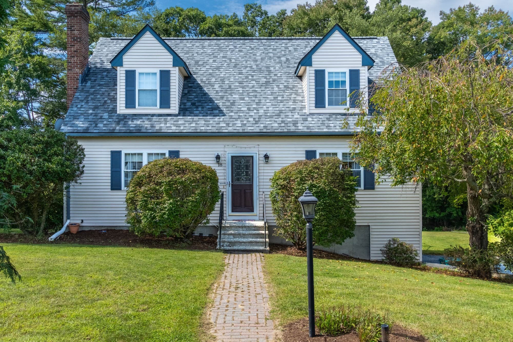 18 Clarence Dr, Oxford MA 01540