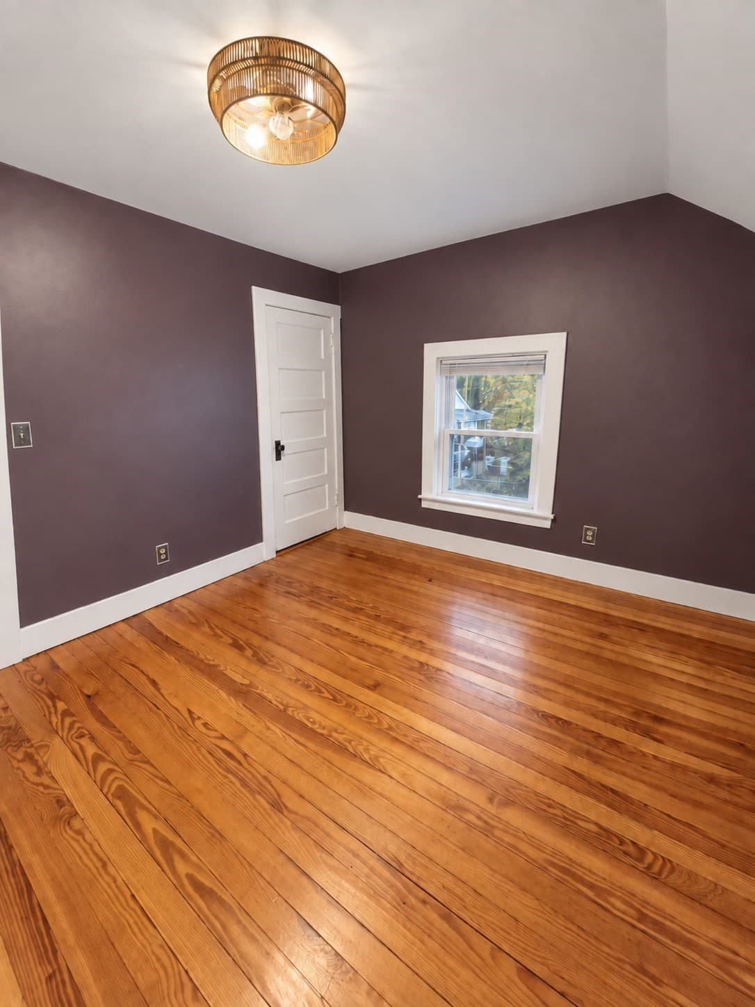 Single Family Residence at 68 Eton Ave, Warwick RI 02889, Warwick, photo 4 of 9
