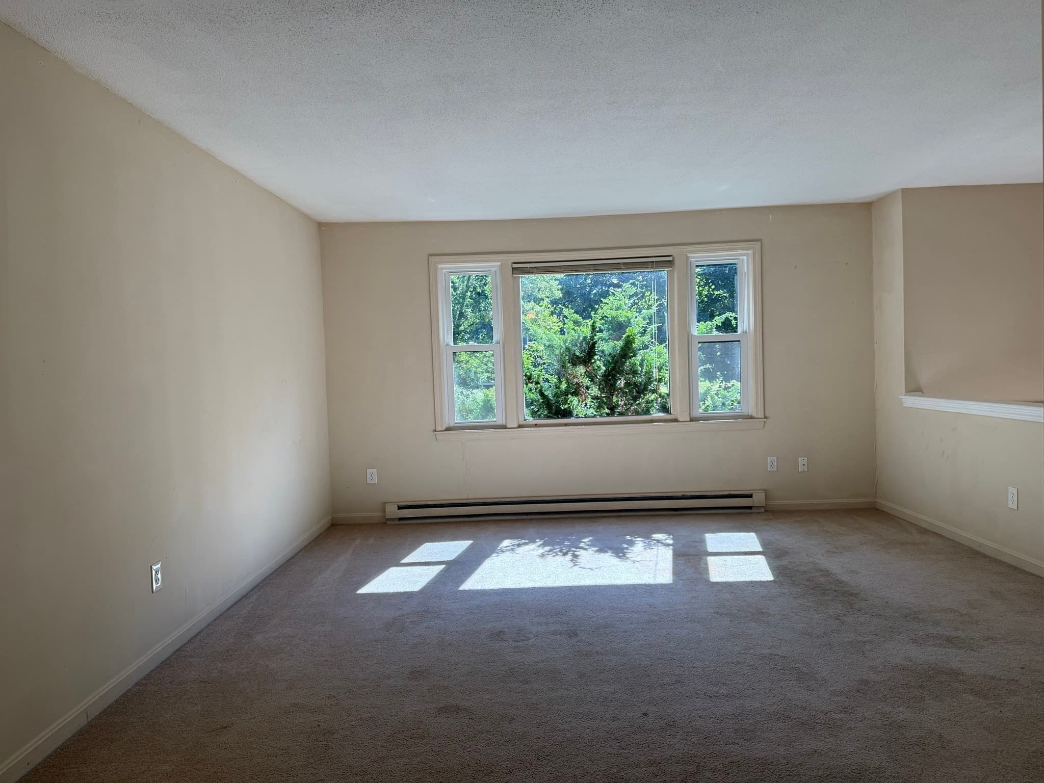 Single Family Residence at 5 Edge Hill Rd, Amherst MA 01002, Amherst, photo 6 of 22