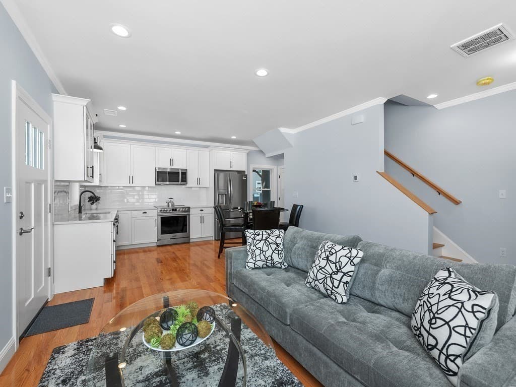 Condominium at 28 Ash Street # 2, Waltham MA 02453, Waltham, photo 7 of 42
