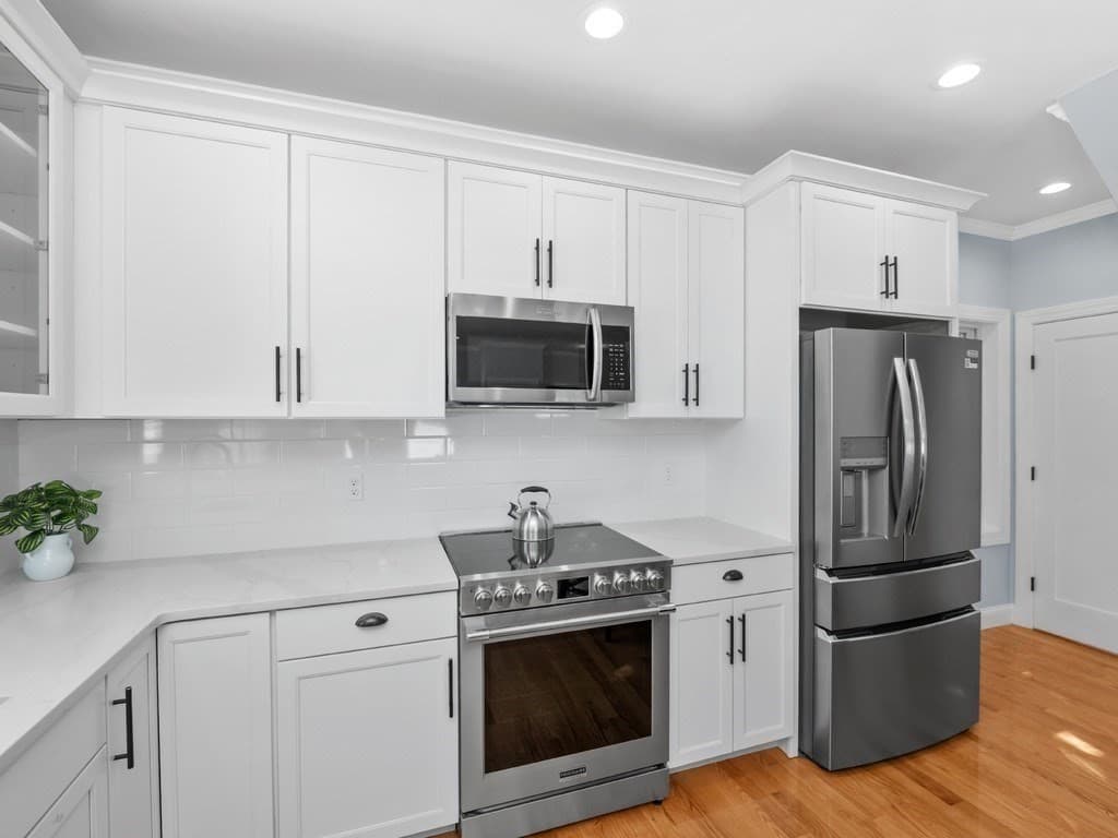 Condominium at 28 Ash Street # 2, Waltham MA 02453, Waltham, photo 5 of 42
