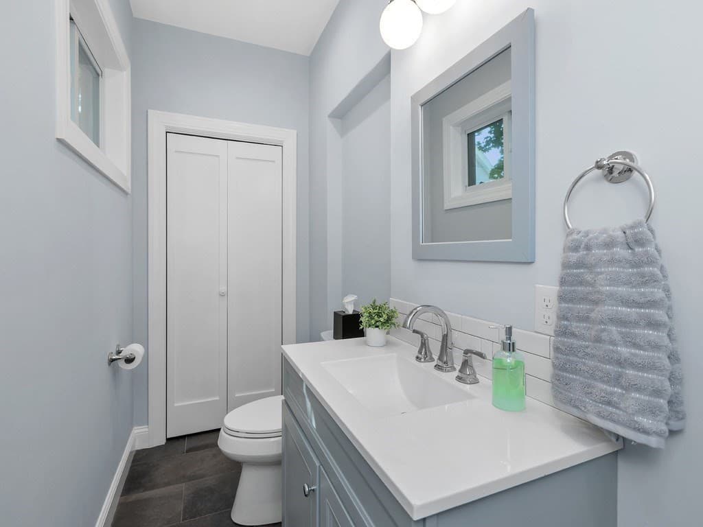 Condominium at 28 Ash Street # 2, Waltham MA 02453, Waltham, photo 14 of 42