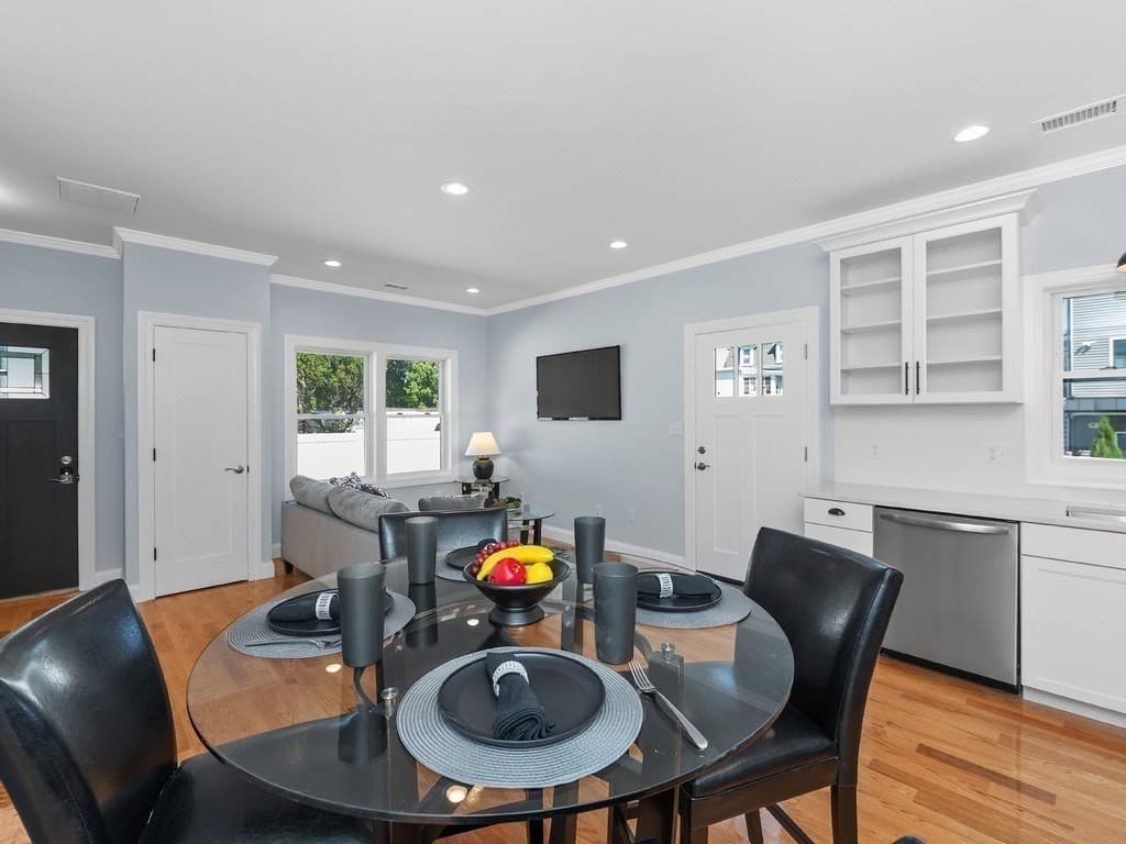 Condominium at 28 Ash Street # 2, Waltham MA 02453, Waltham, photo 11 of 42