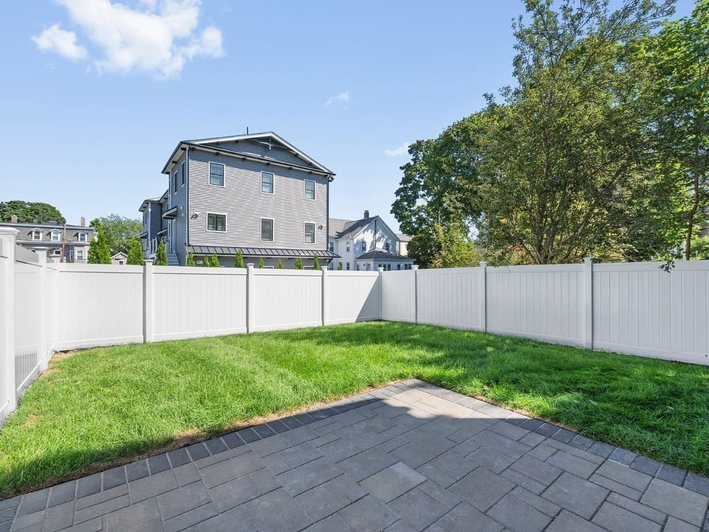 Condominium at 28 Ash Street # 2, Waltham MA 02453, Waltham, photo 35 of 42