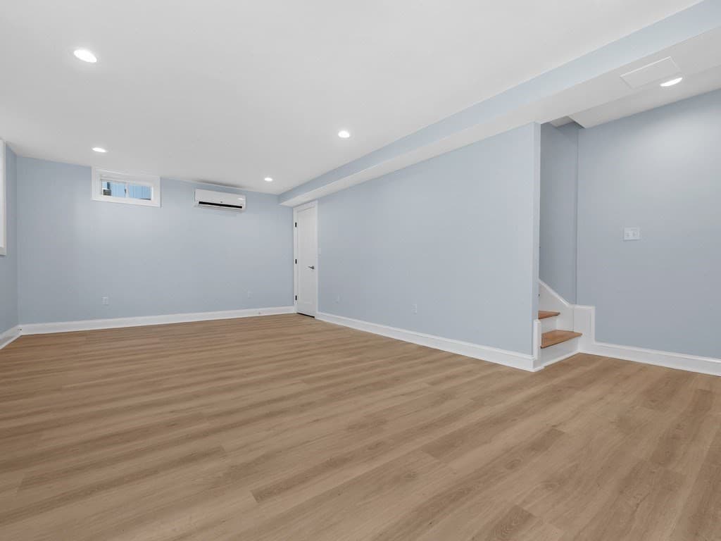 Condominium at 28 Ash Street # 2, Waltham MA 02453, Waltham, photo 31 of 42