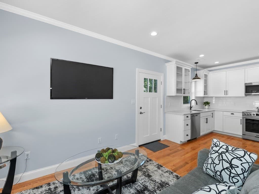 Condominium at 28 Ash Street # 2, Waltham MA 02453, Waltham, photo 8 of 42