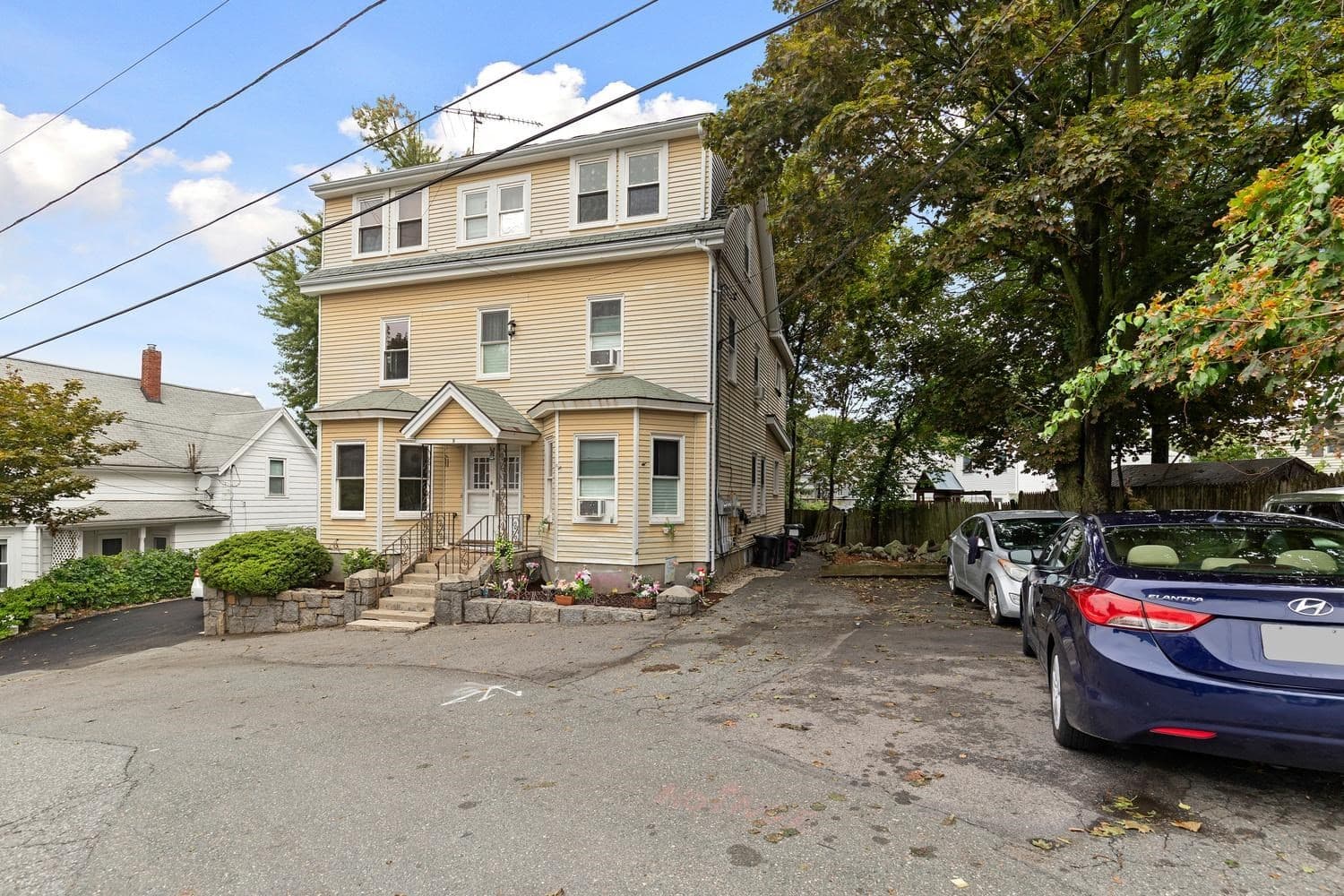 3 Family at 9 Knowlton Sq, Gloucester MA 01930, Gloucester, photo 2 of 35