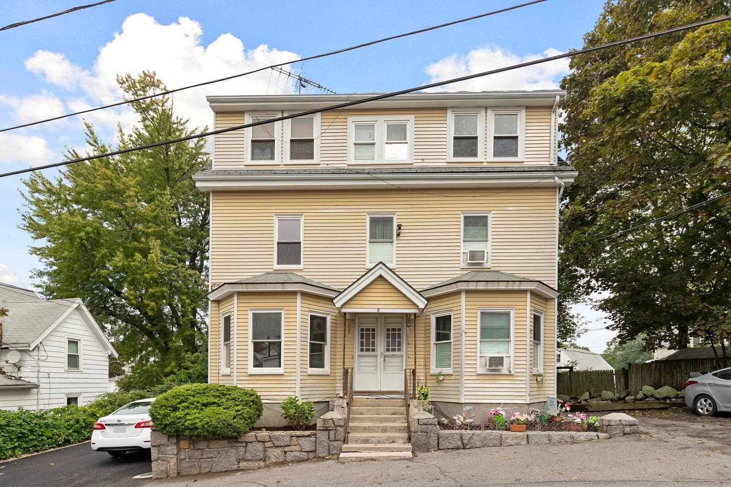 9 Knowlton Sq, Gloucester MA 01930