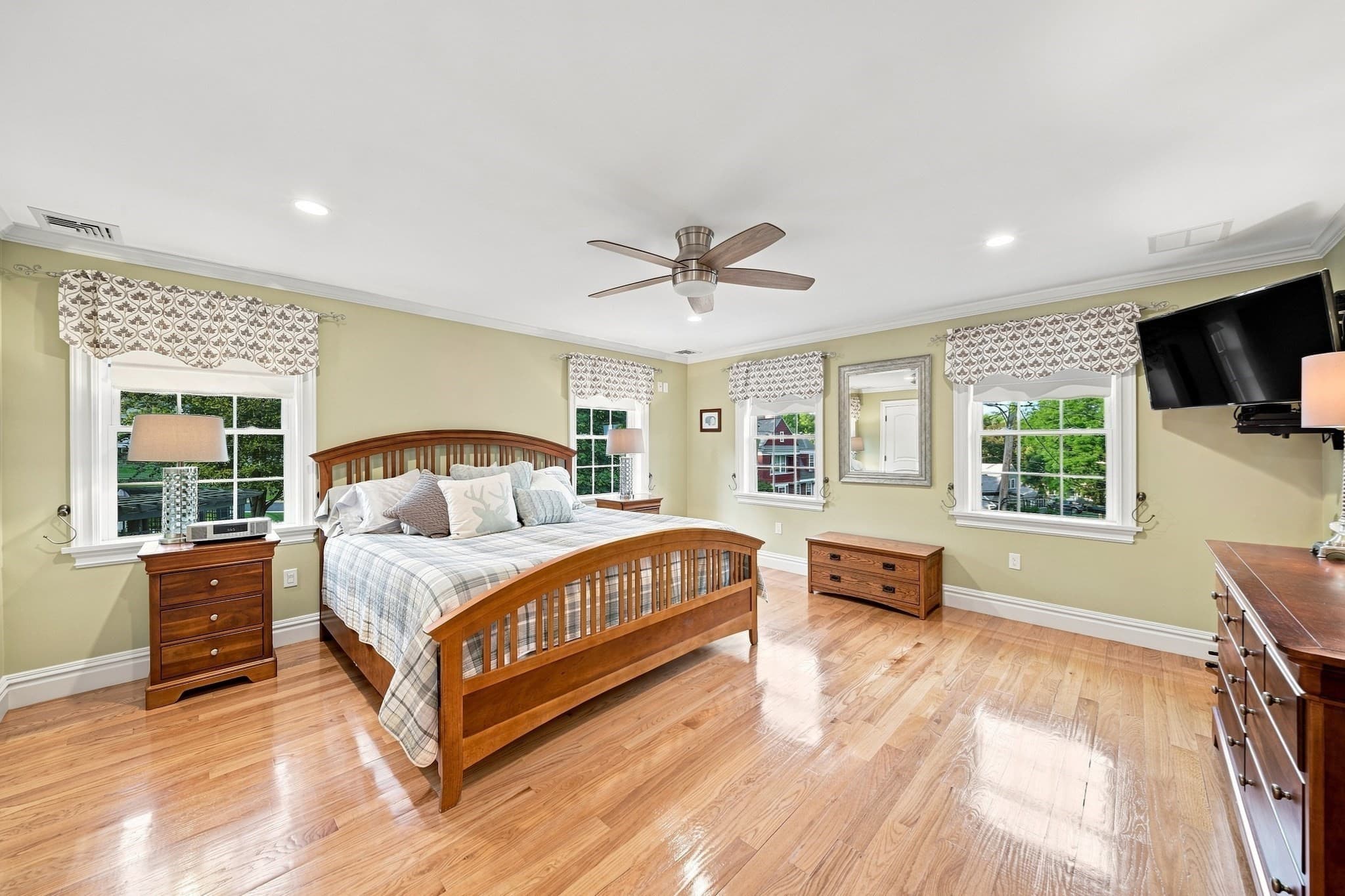 Single Family Residence at 5 Dell Ave, Wakefield MA 01880, photo 23 of 42
