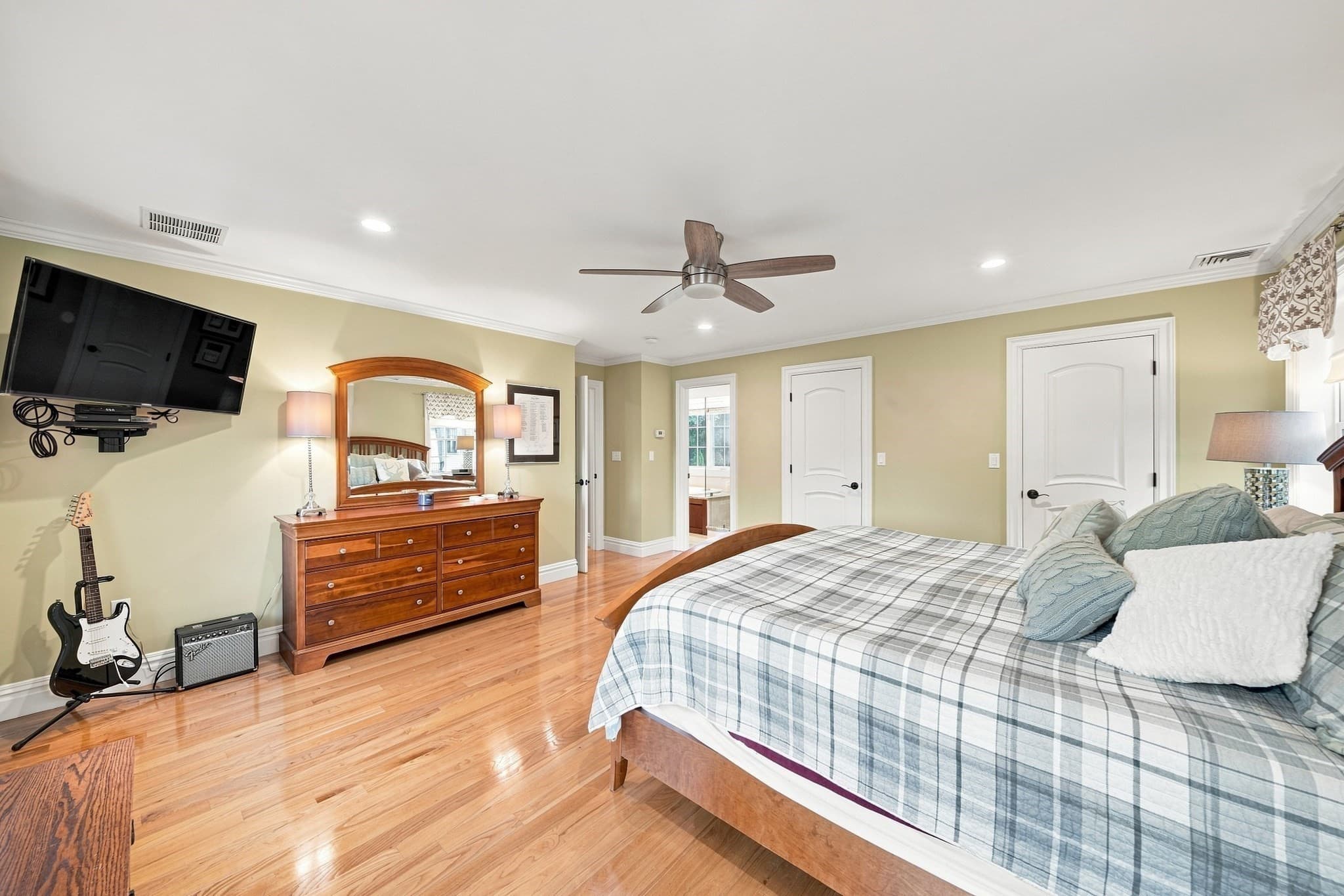 Single Family Residence at 5 Dell Ave, Wakefield MA 01880, photo 24 of 42