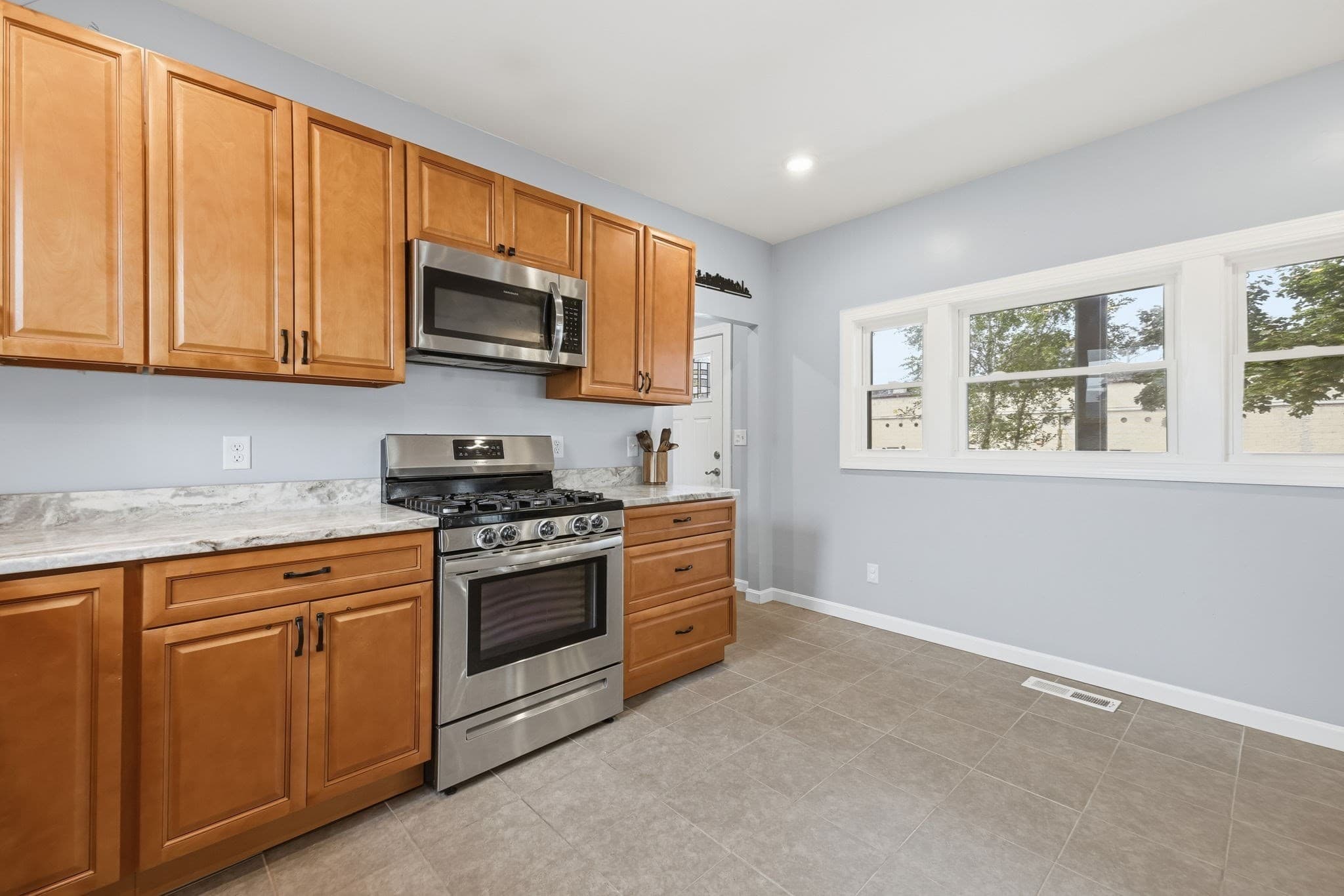 Single Family Residence at 13 Cosgrove Street, Lowell MA 01852, Lowell, photo 6 of 42