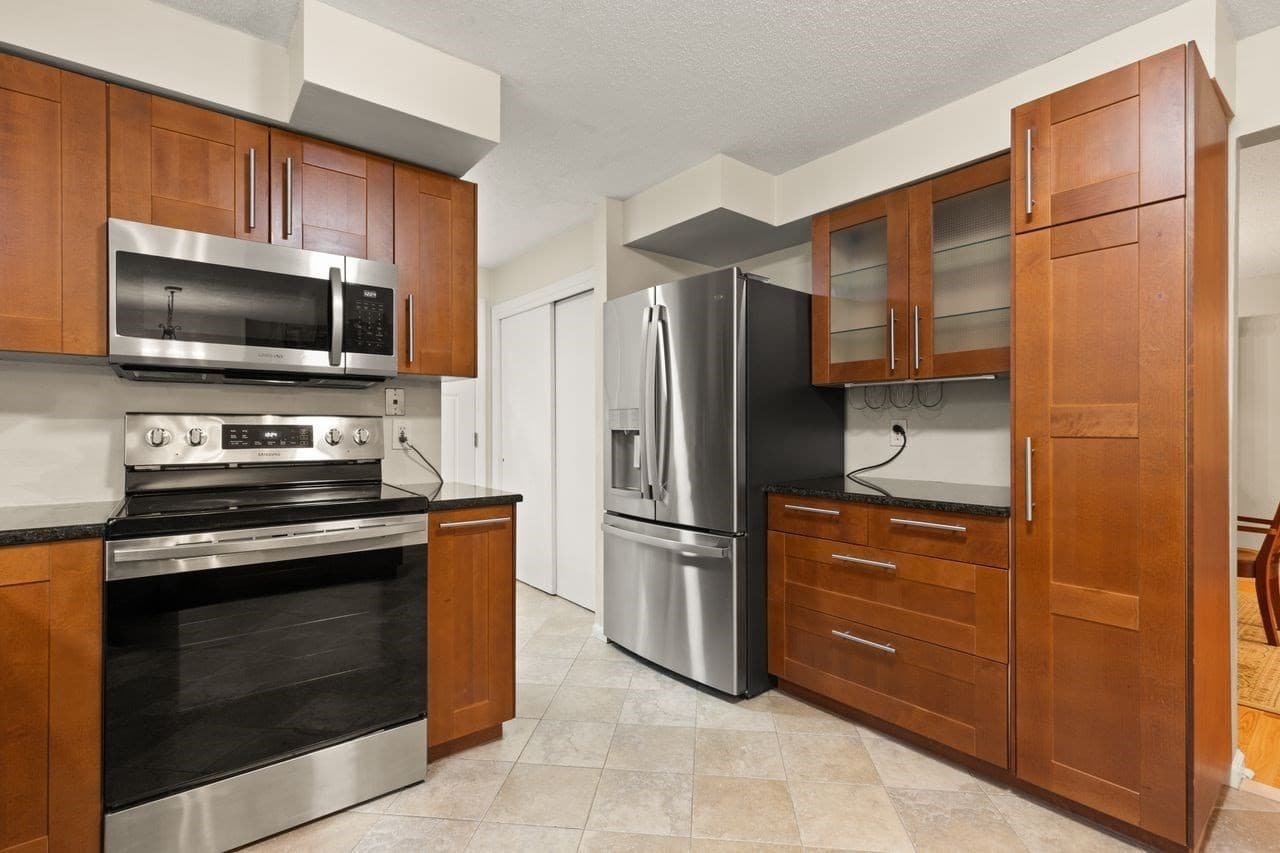 Single Family Residence at 14 Fox Hollow Ln, Sharon MA 02067, Sharon, photo 17 of 41
