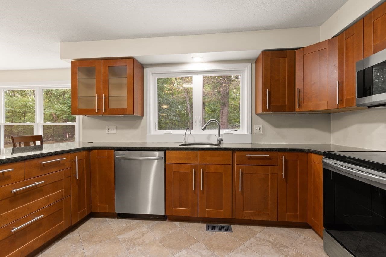 Single Family Residence at 14 Fox Hollow Ln, Sharon MA 02067, Sharon, photo 16 of 41