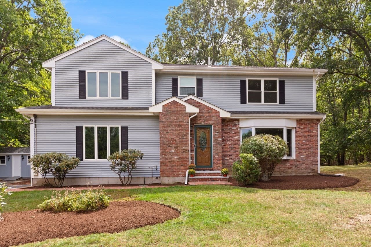 14 Fox Hollow Ln, Sharon MA 02067