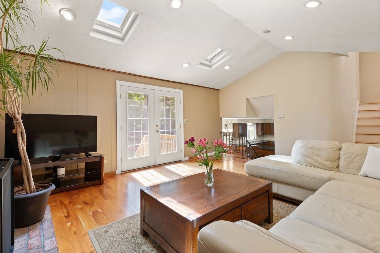 Single Family Residence at 14 Fox Hollow Ln, Sharon MA 02067, Sharon, photo 10 of 41