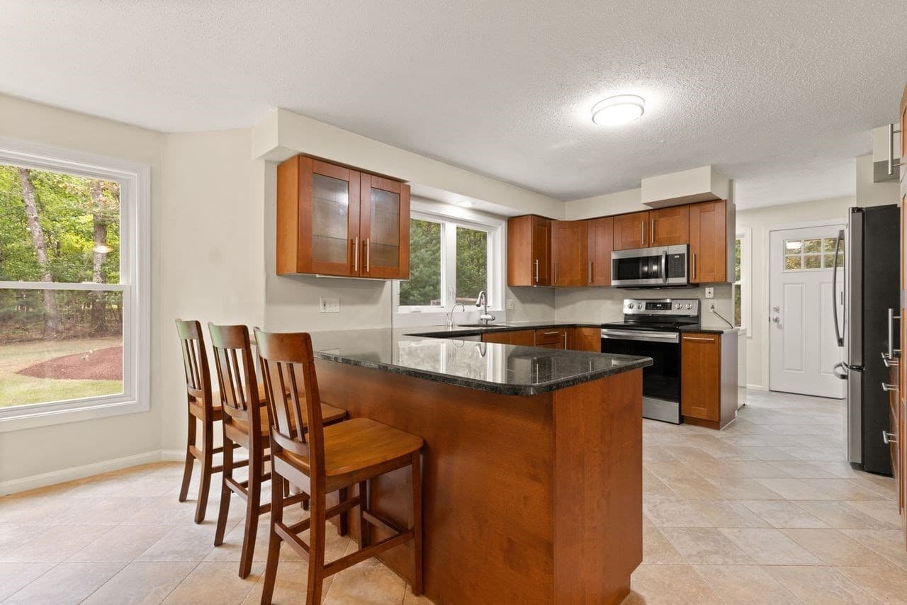Single Family Residence at 14 Fox Hollow Ln, Sharon MA 02067, Sharon, photo 14 of 41