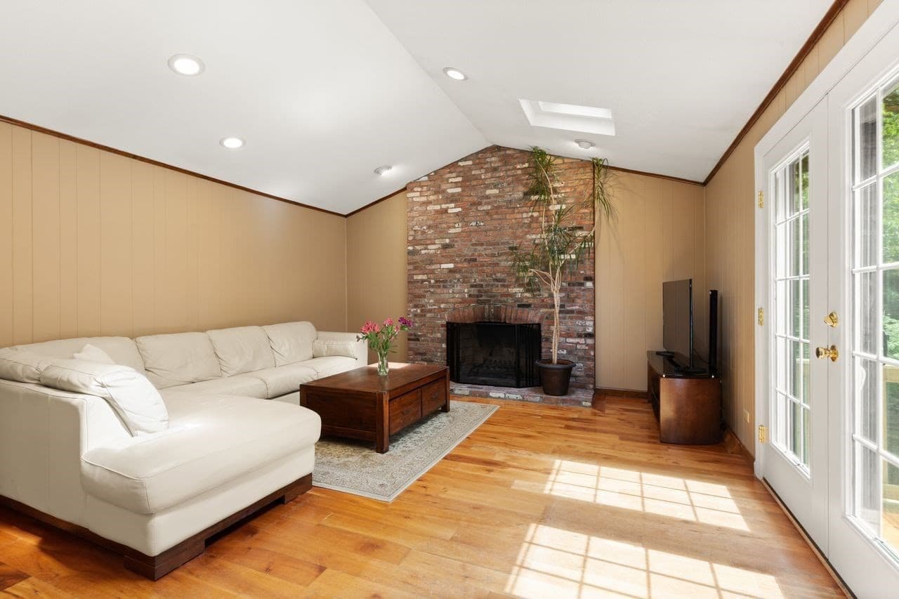 Single Family Residence at 14 Fox Hollow Ln, Sharon MA 02067, Sharon, photo 8 of 41