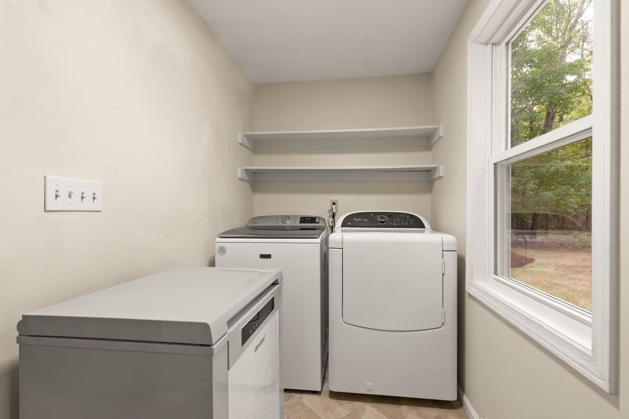 Single Family Residence at 14 Fox Hollow Ln, Sharon MA 02067, Sharon, photo 25 of 41