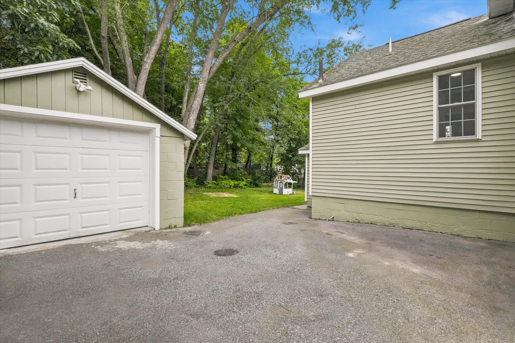 Single Family Residence at 45 Brookline Ave, Haverhill MA 01830, Haverhill, photo 26 of 37