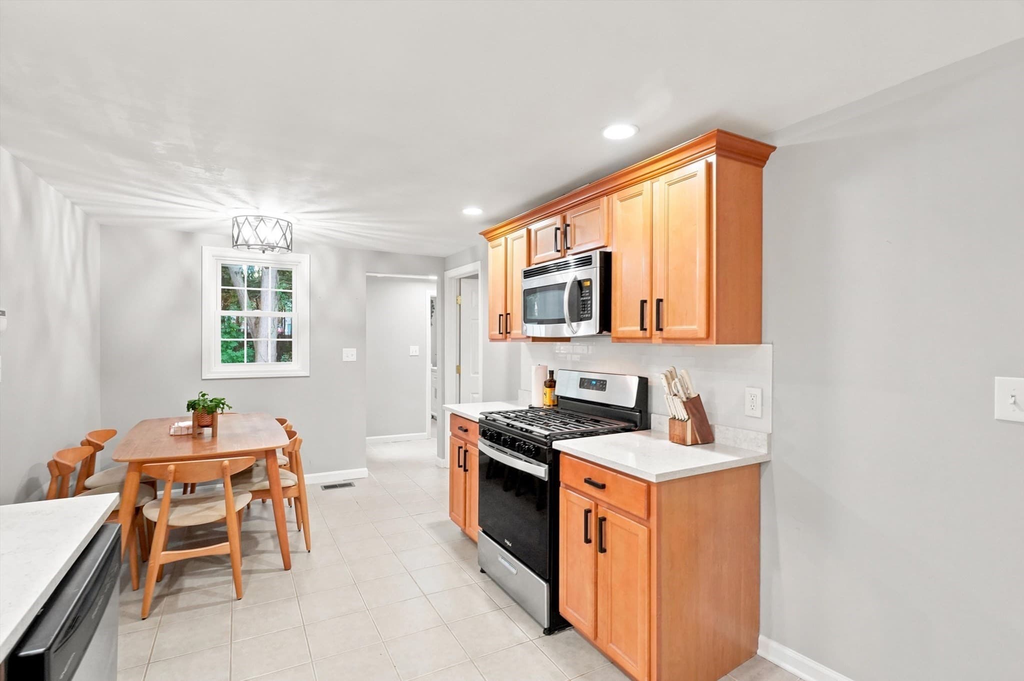 Single Family Residence at 45 Brookline Ave, Haverhill MA 01830, Haverhill, photo 7 of 37
