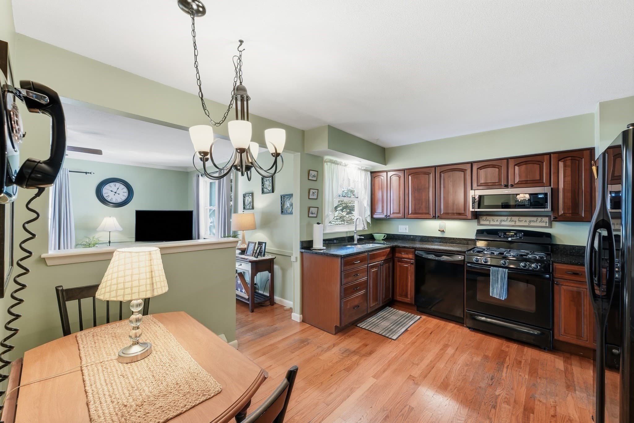 Single Family Residence at 19 Old Barn Road, West Springfield MA 01089, West Springfield, photo 11 of 42