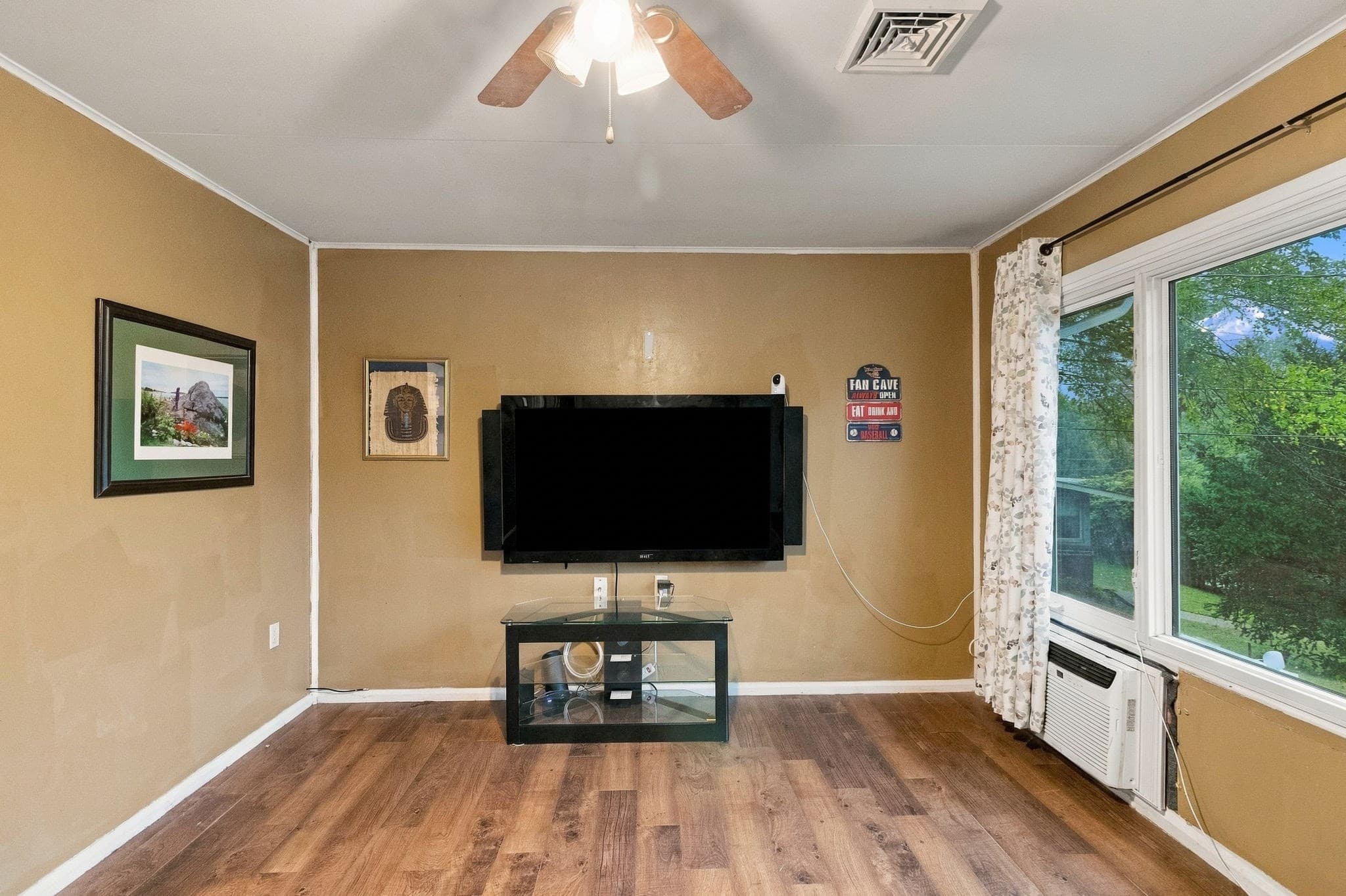 Single Family Residence at 20 Hillside Drive, Northbridge MA 01588, Northbridge, photo 4 of 29