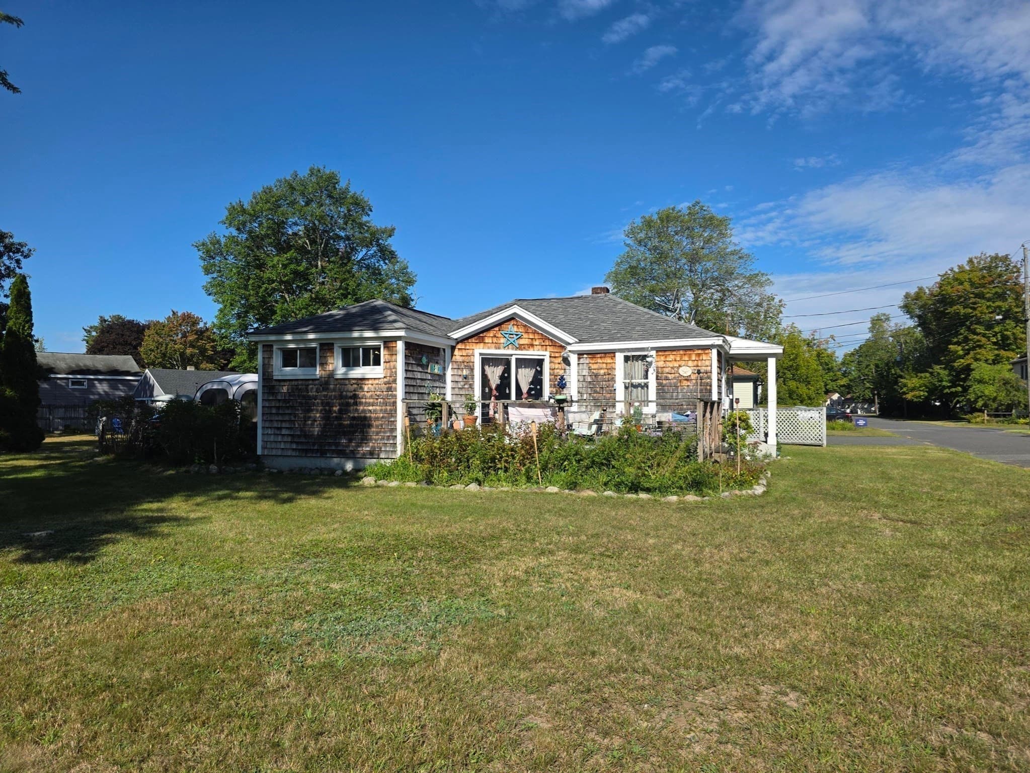 Single Family Residence at 23 Coolidge Ave, Montague MA 01376, Montague, photo 5 of 17