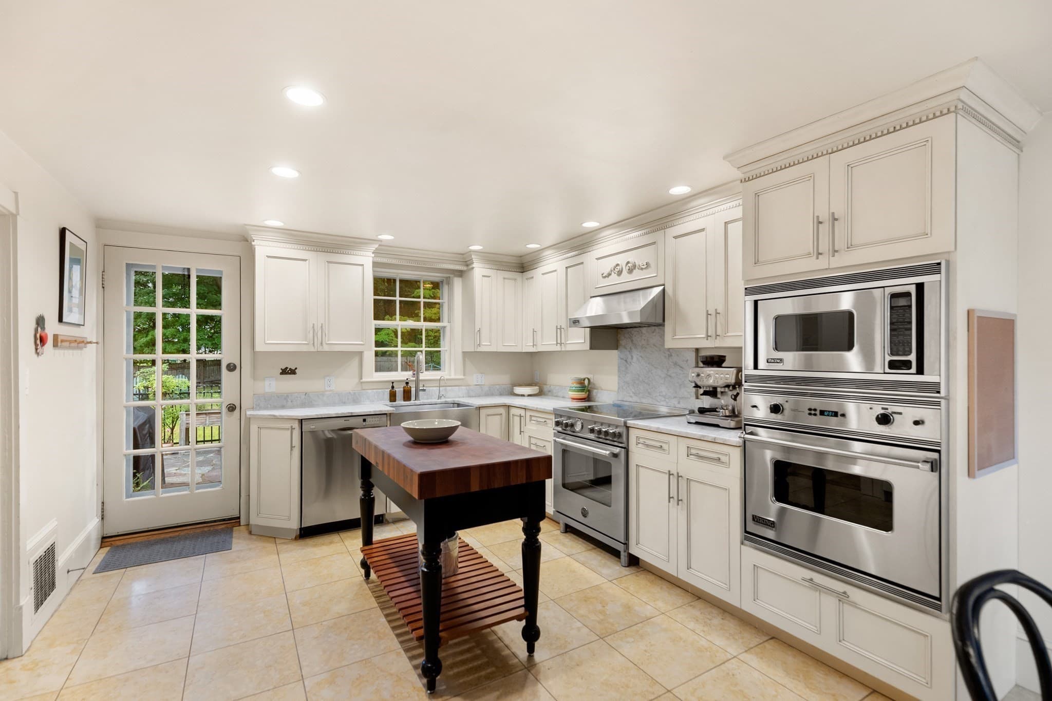 Single Family Residence at 82 Old River Place, Dedham MA 02026, Dedham, photo 10 of 41