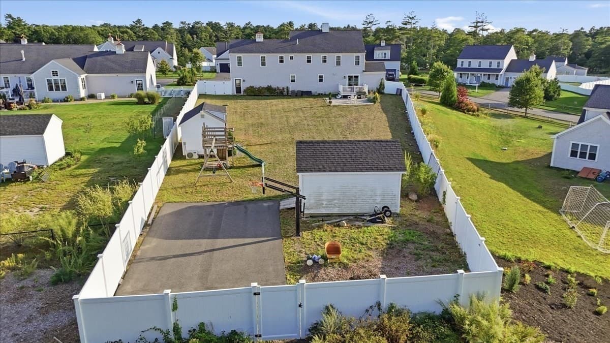 Single Family Residence at 6 Karas Way, Plymouth MA 02360, photo 6 of 42