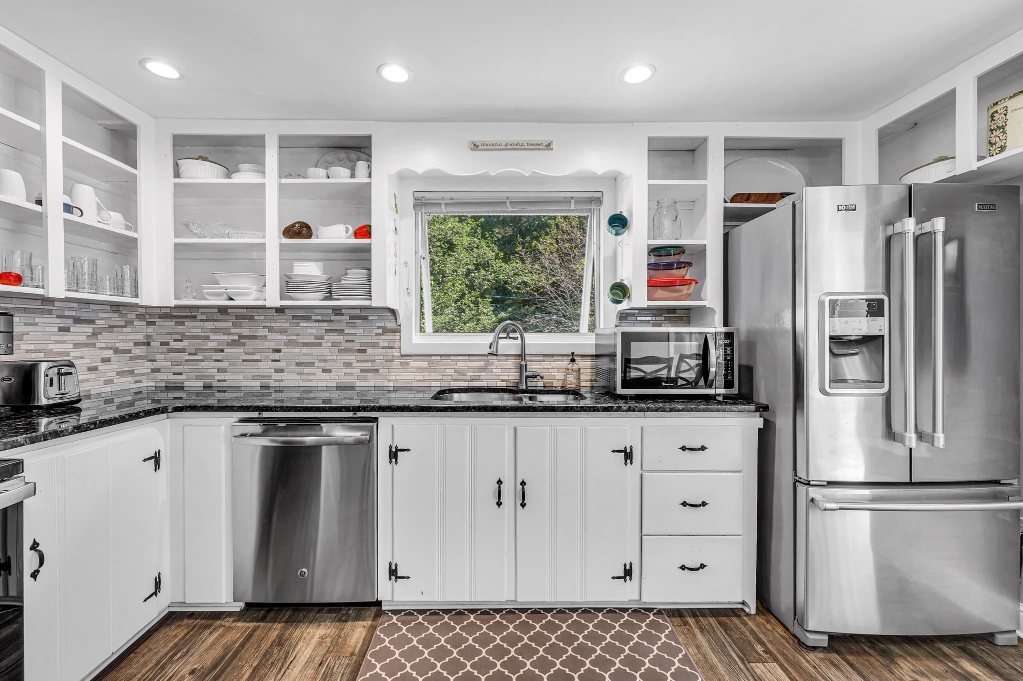 Single Family Residence at 123 Metacomet St, Belchertown MA 01007, Belchertown, photo 5 of 37