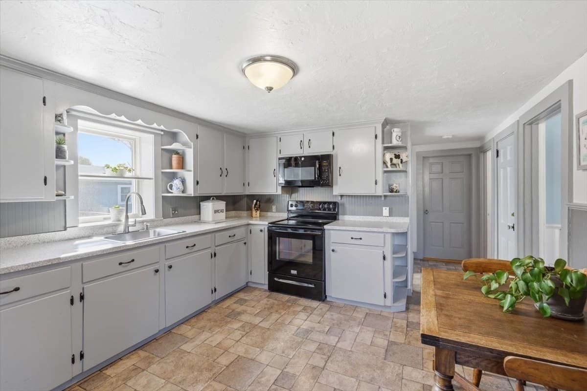 Single Family Residence at 44 Brick Kiln Rd, Falmouth MA 02536, Falmouth, photo 7 of 42