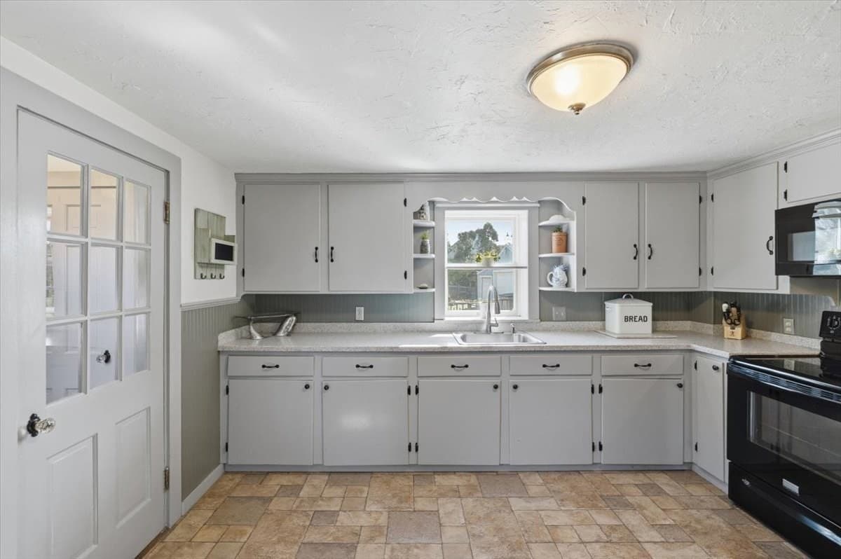 Single Family Residence at 44 Brick Kiln Rd, Falmouth MA 02536, Falmouth, photo 8 of 42
