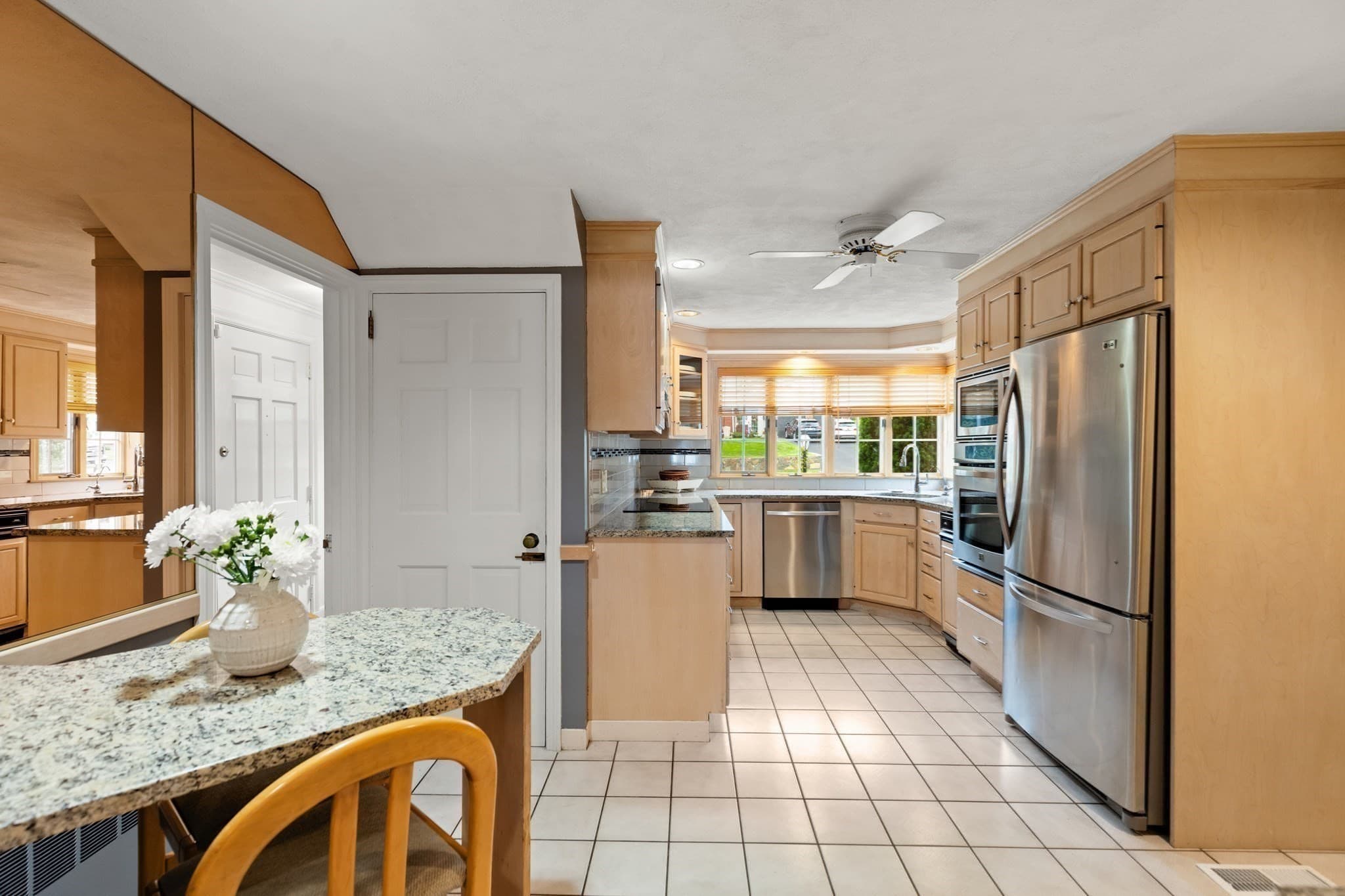 Single Family Residence at 48 Locksley Rd, Lynnfield MA 01940, Lynnfield, photo 12 of 37