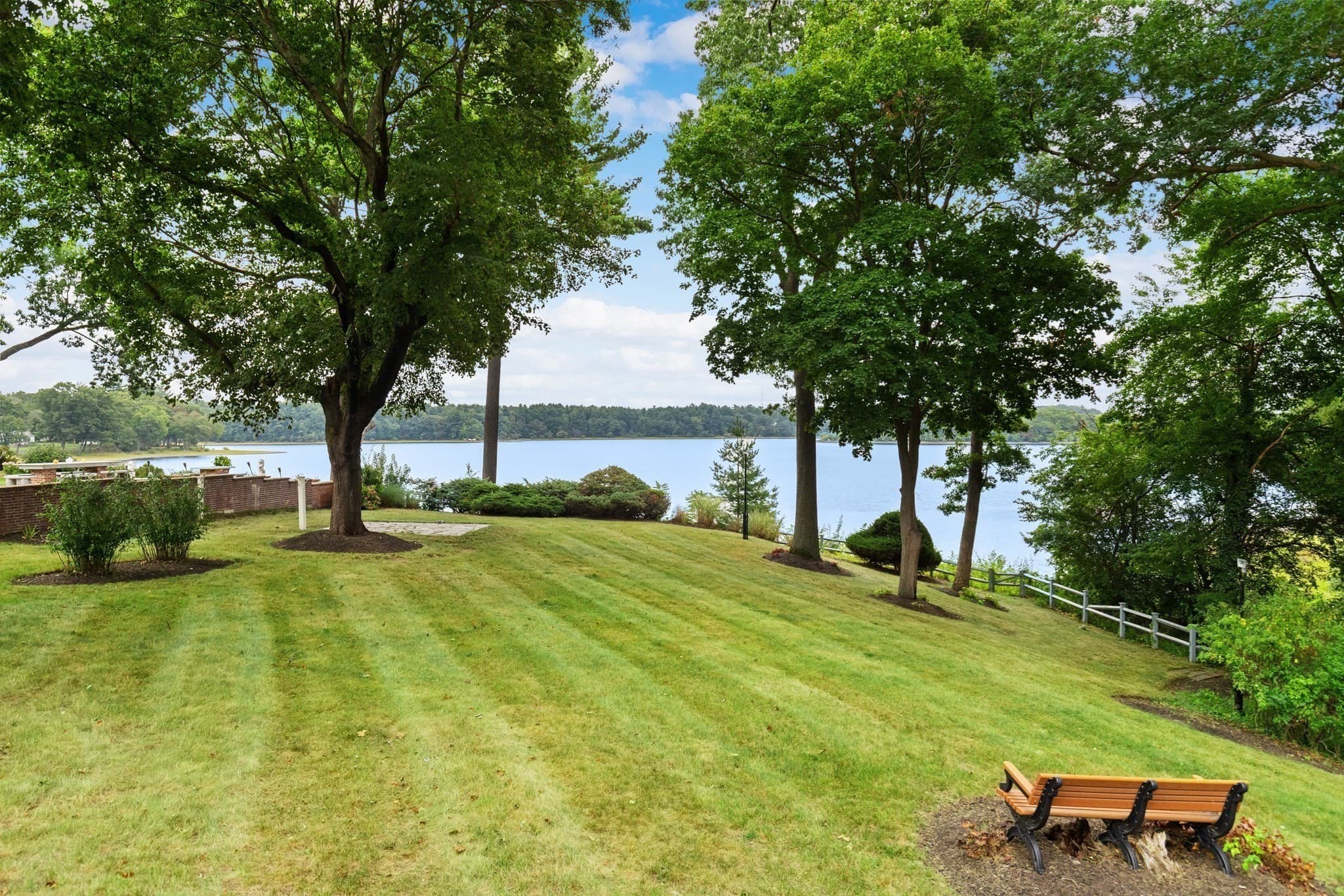 48 Locksley Rd, Lynnfield MA 01940