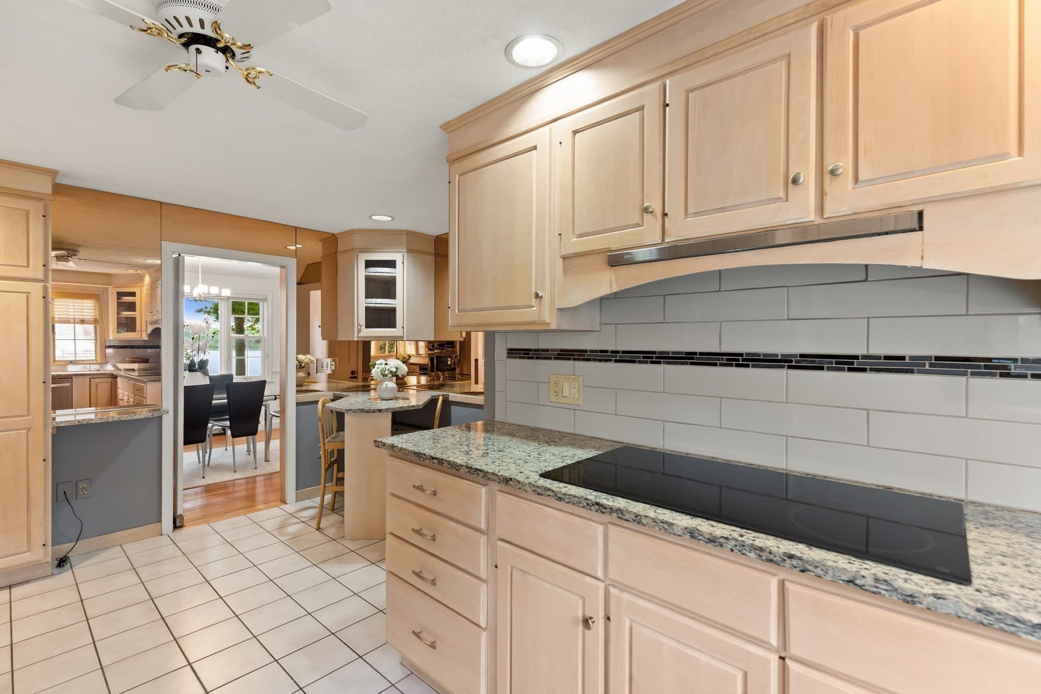Single Family Residence at 48 Locksley Rd, Lynnfield MA 01940, Lynnfield, photo 14 of 37
