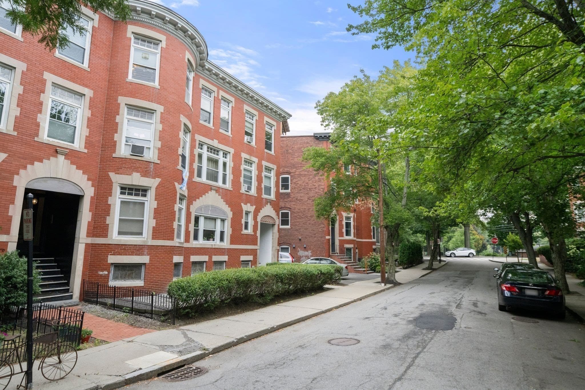 3 Family at 3 Strathmore Rd, Brookline MA 02445, Brookline, photo 3 of 23
