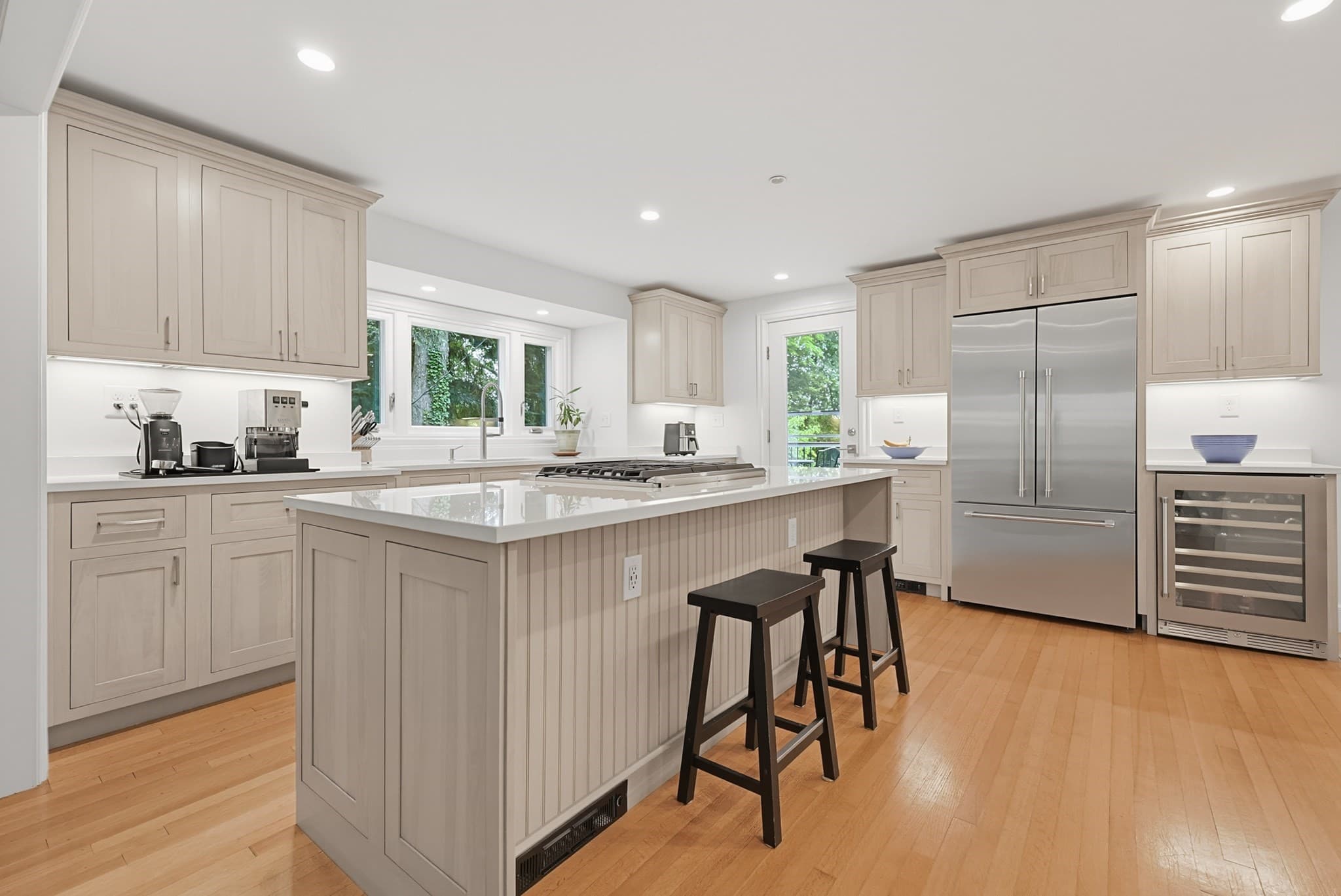 Single Family Residence at 28 Drury Ln, Worcester MA 01609, Worcester, photo 6 of 41