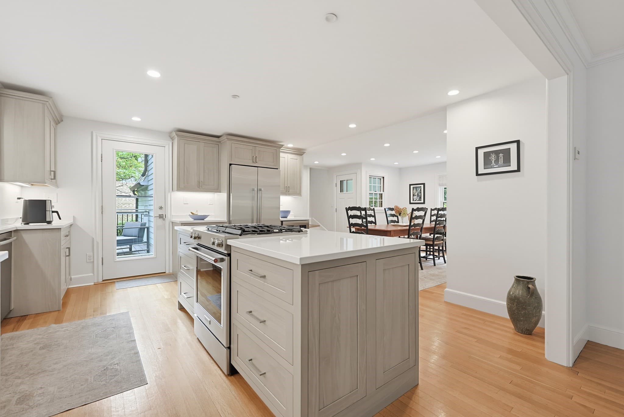Single Family Residence at 28 Drury Ln, Worcester MA 01609, Worcester, photo 7 of 41