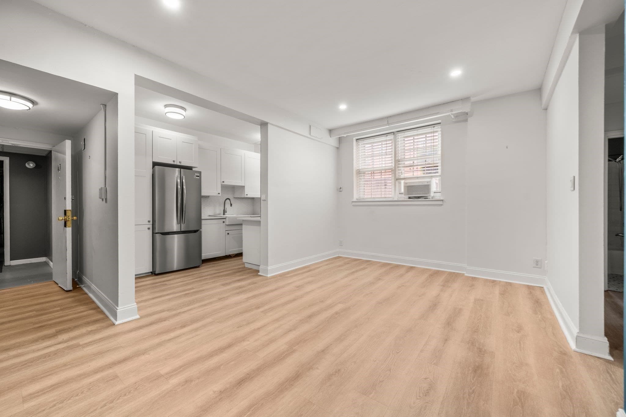 Condominium at 33 Lennon Ct # 43, Boston MA 02127, Boston, photo 6 of 18