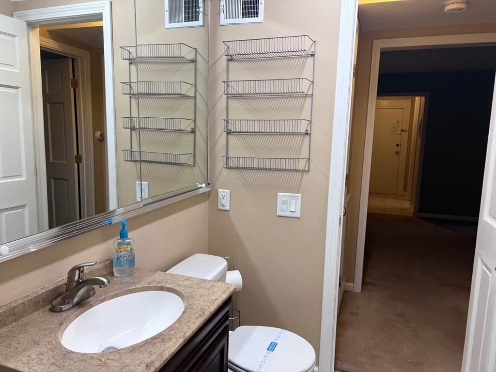 Condominium at 70 Shrewsbury Green # C, Shrewsbury MA 01545, Shrewsbury, photo 13 of 23