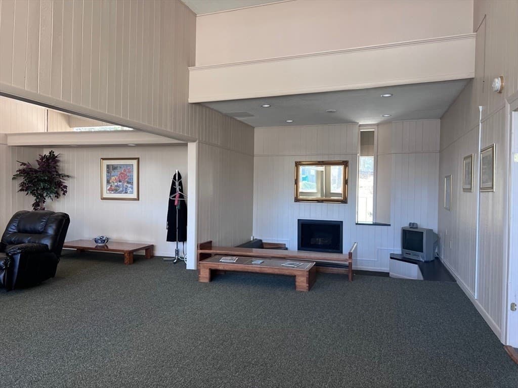 Condominium at 70 Shrewsbury Green # C, Shrewsbury MA 01545, Shrewsbury, photo 10 of 23