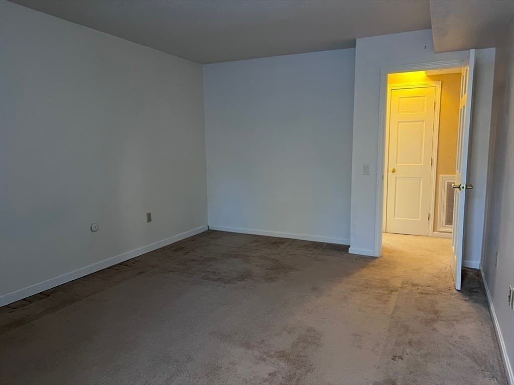 Condominium at 70 Shrewsbury Green # C, Shrewsbury MA 01545, Shrewsbury, photo 15 of 23