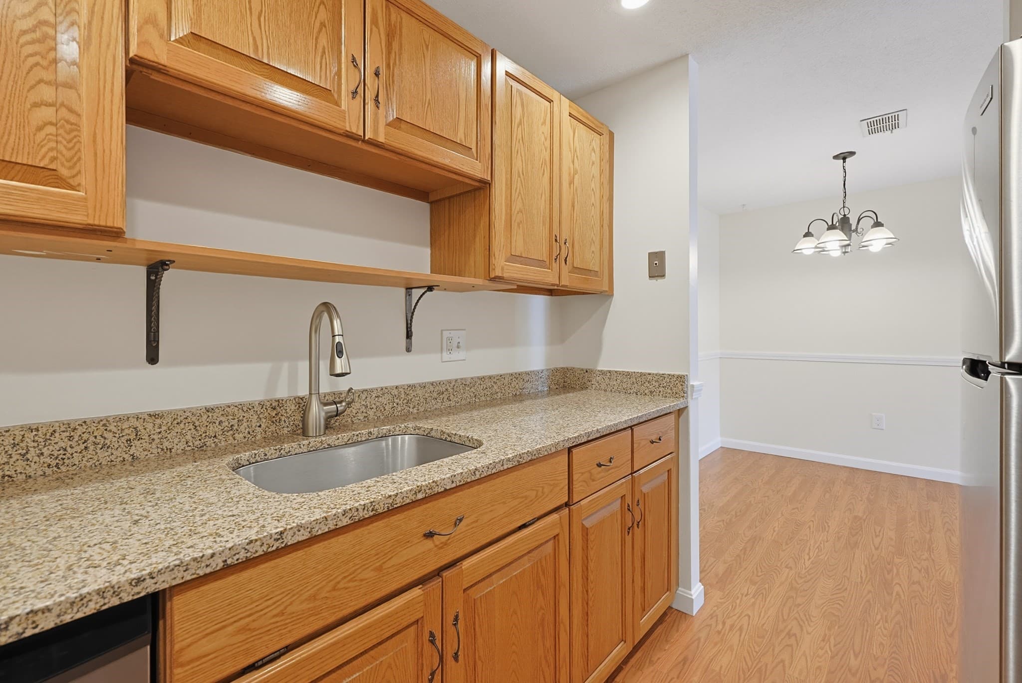 Condominium at 805 Franklin Crossing Road # 5, Franklin MA 02038, Franklin, photo 13 of 31