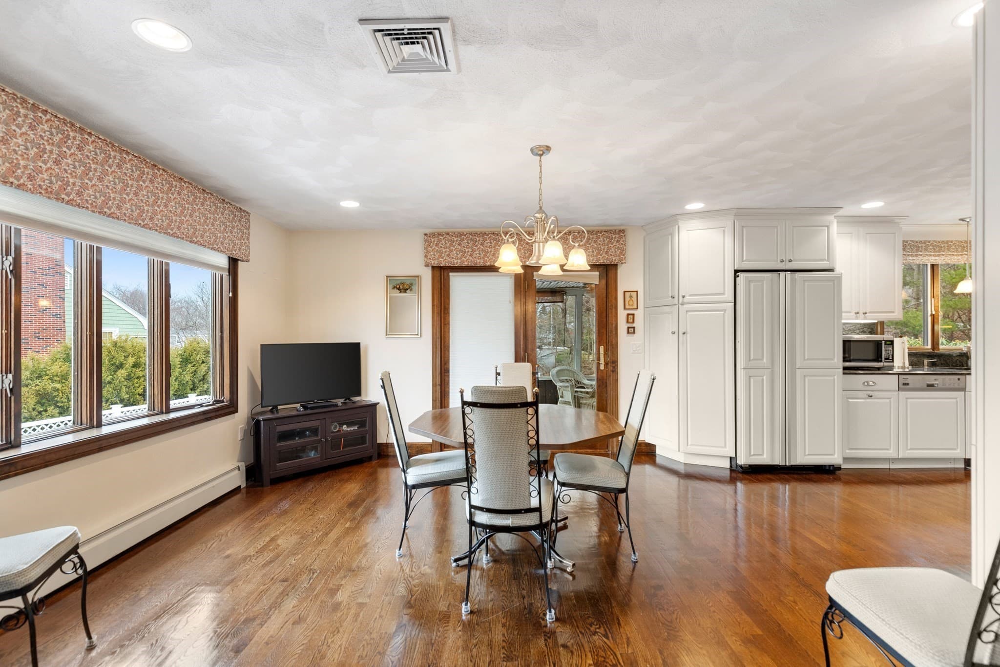 Single Family Residence at 5 Willson Rd, Salem MA 01970, Salem, photo 11 of 32