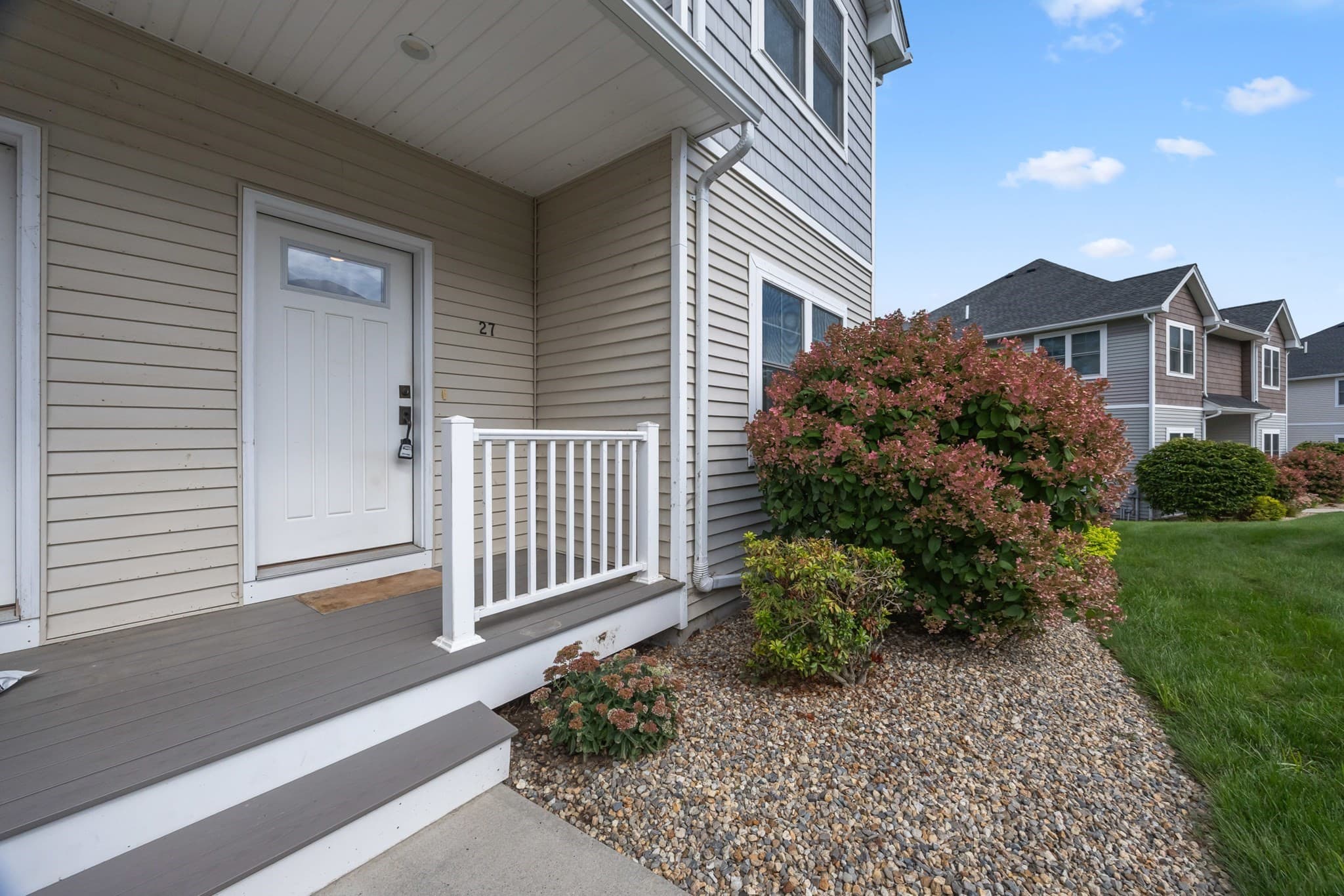 Condominium at 27 Eagle Nest # 27, Clinton MA 01510, Clinton, photo 3 of 36
