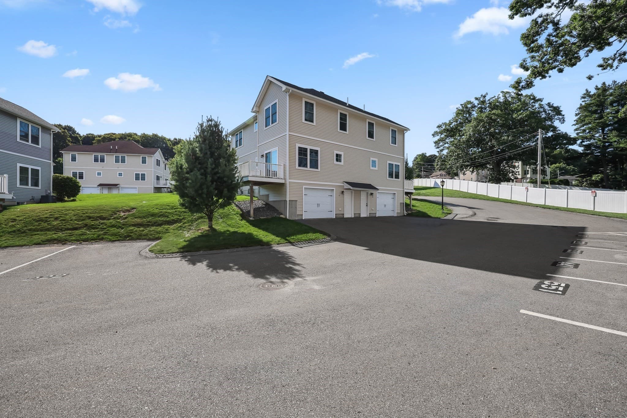 Condominium at 27 Eagle Nest # 27, Clinton MA 01510, Clinton, photo 28 of 36