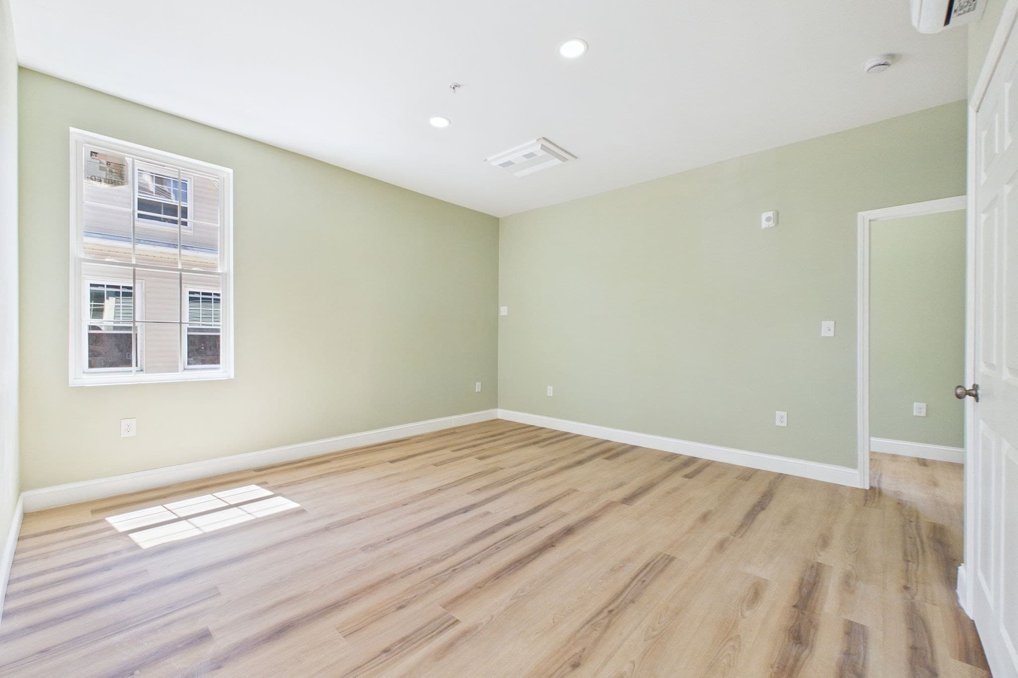 5-9 Family at 110 Eighth Street, New Bedford MA 02740, New Bedford, photo 38 of 40