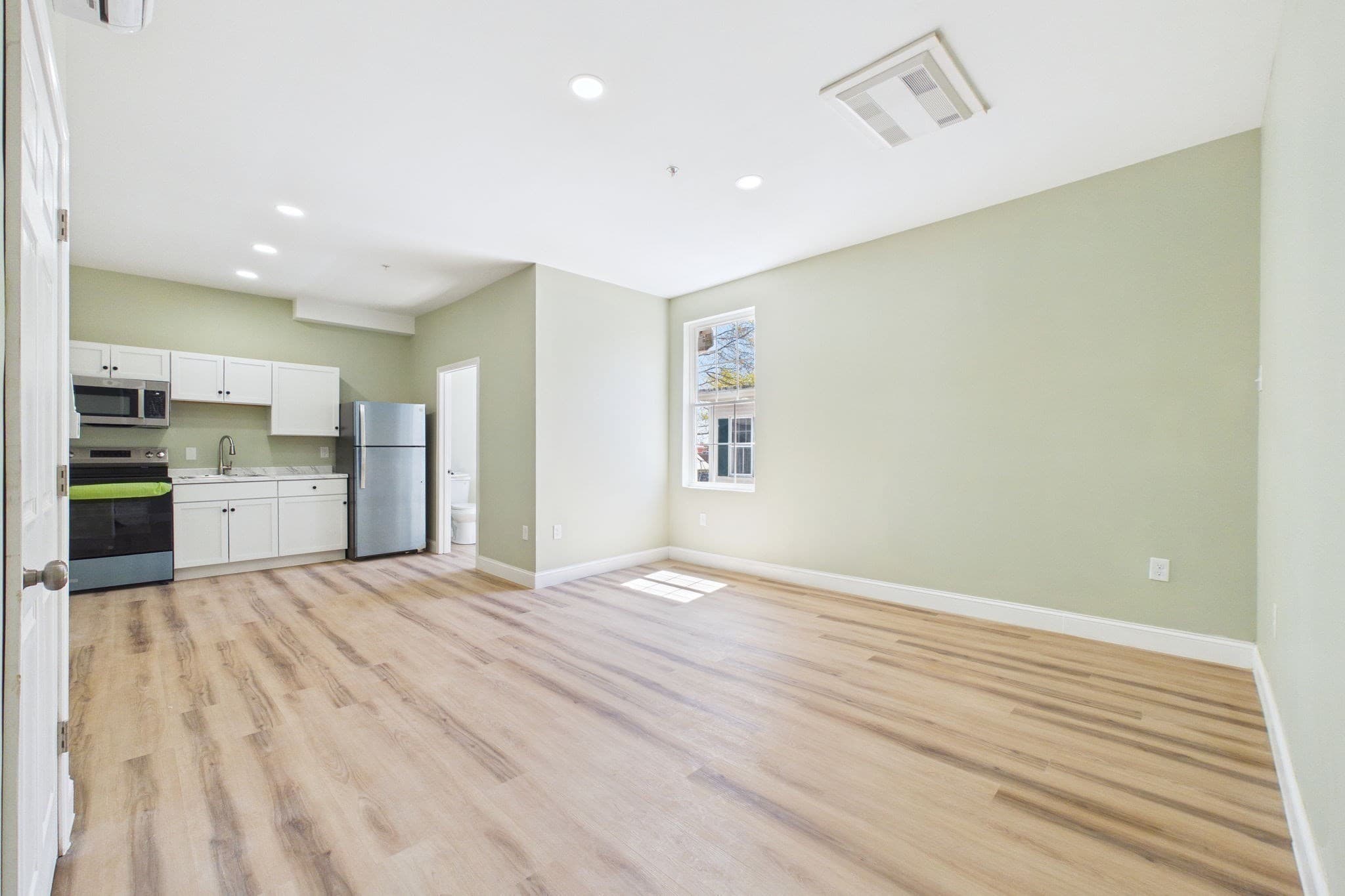 5-9 Family at 110 Eighth Street, New Bedford MA 02740, New Bedford, photo 33 of 40